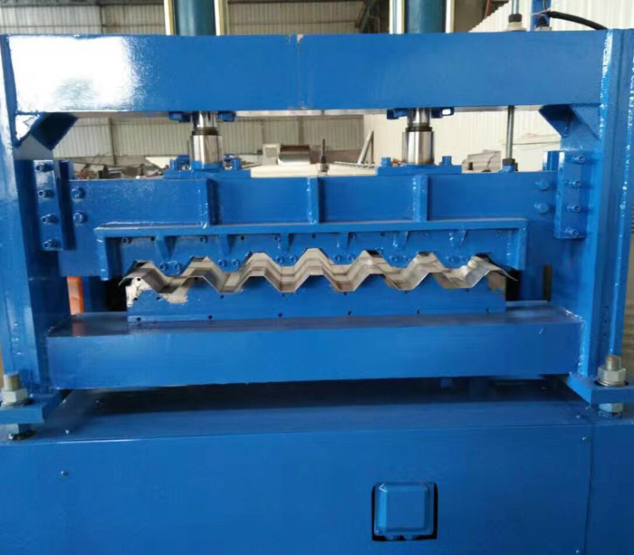 China manufacture metal roofing galvanized corrugated tile profiles roll forming machine