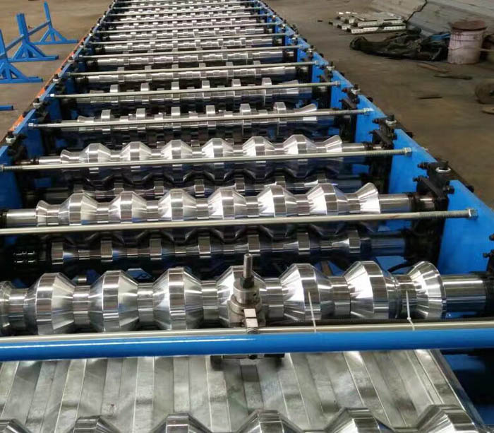 China manufacture metal roofing galvanized corrugated tile profiles roll forming machine