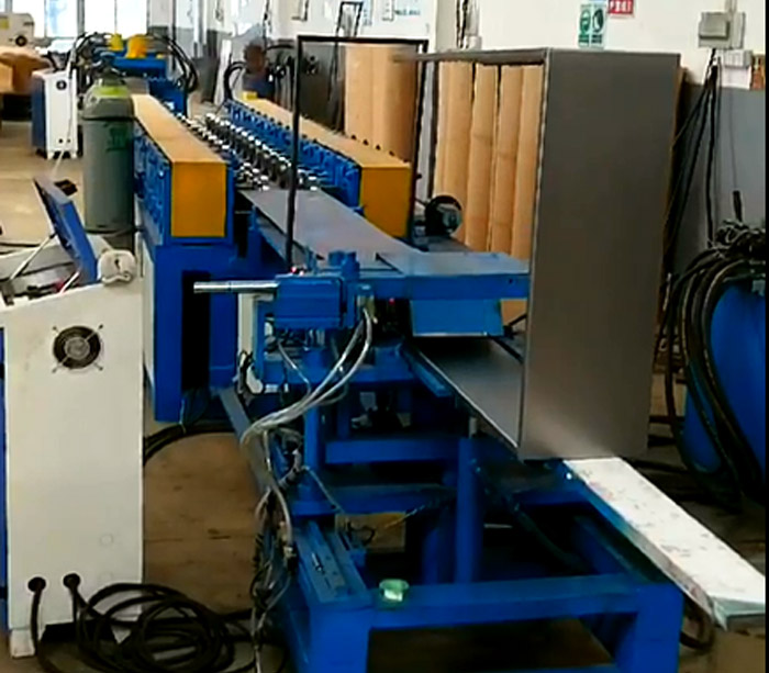 Automatic fire hose box roll forming machine
