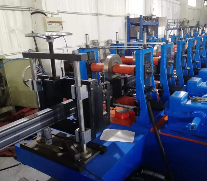 Rack system box beam roll forming machine