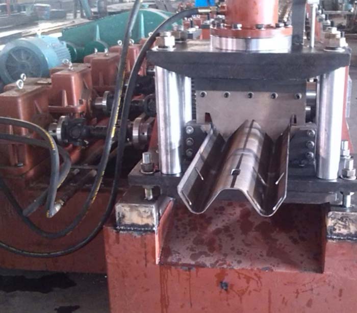 Two/Three Wave Guard Rail Roll Forming Machine