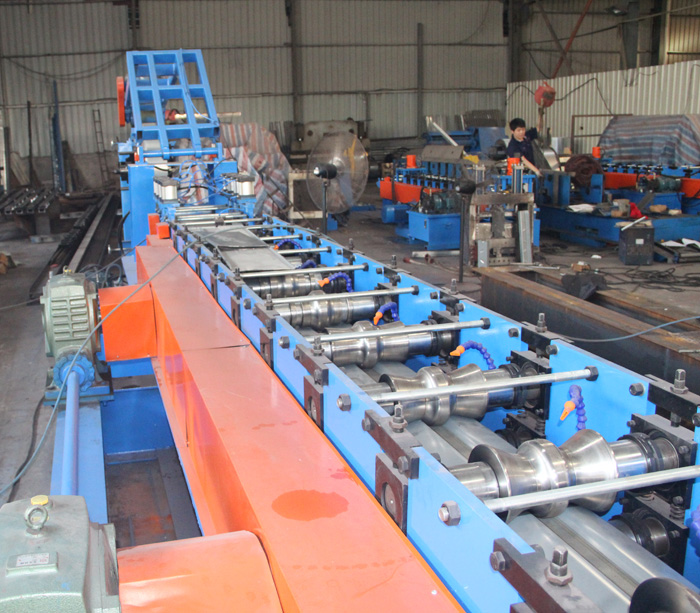 Highway Guardrail Roll Forming Machine