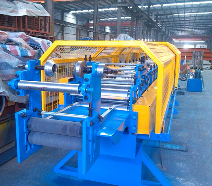 Cable tray roll forming machine