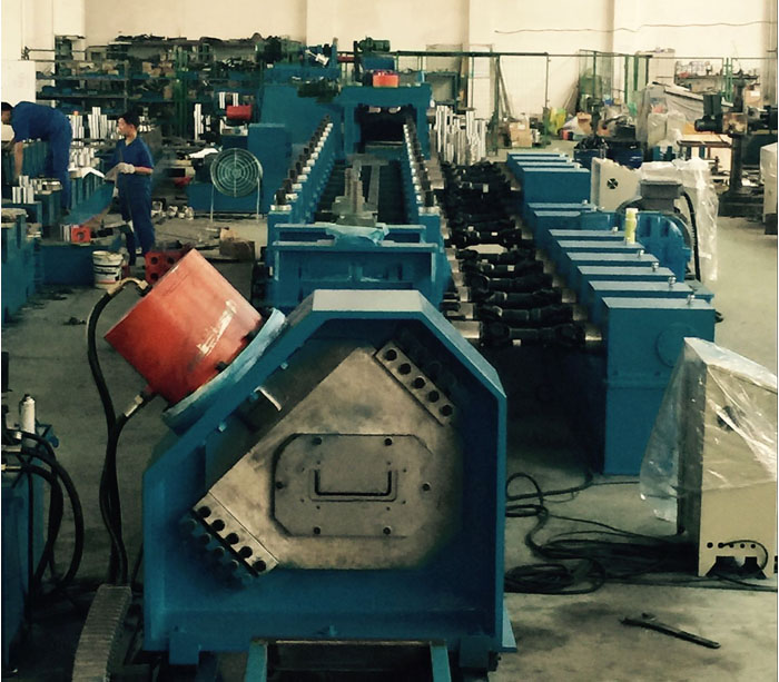 Solar bracket mounting roll forming machine