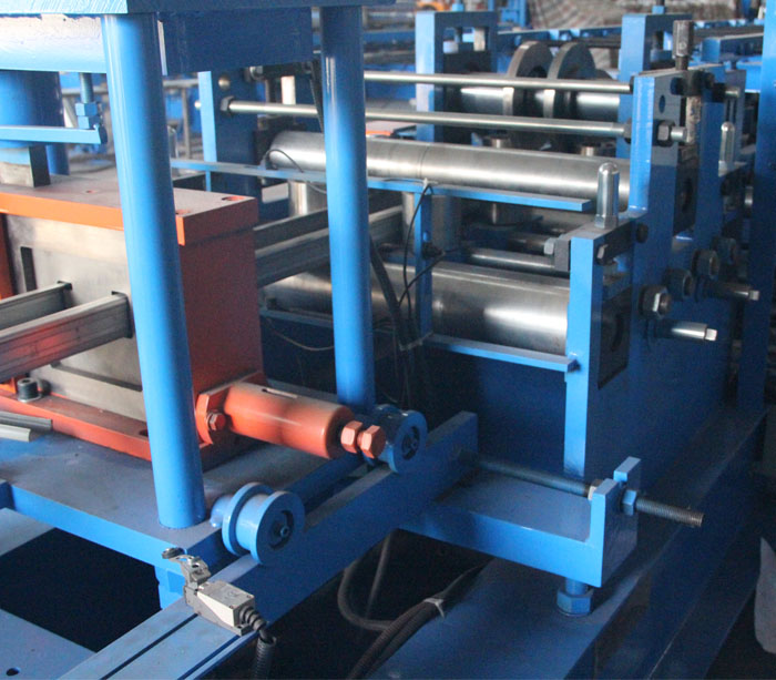 Solar panel structure roll forming machine