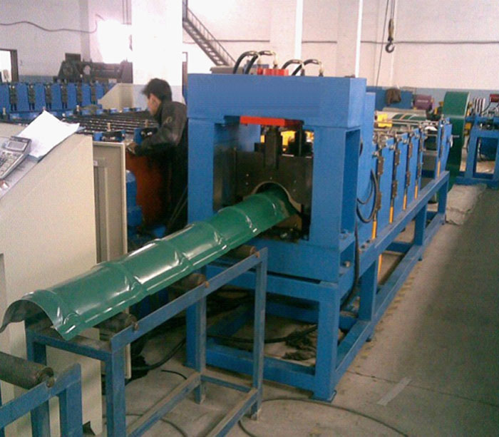 Galvanized Steel Camber Ridge Cap Tile Roll Forming Machine for Sale
