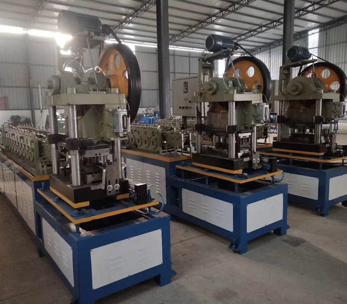 Производственные станки и оборудование для производства. Slide Machine.