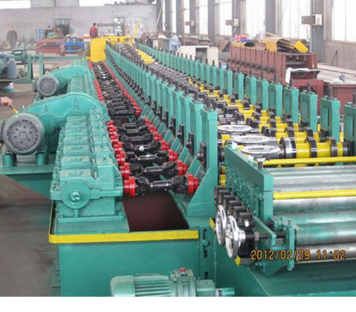 Door frame roll forming machine