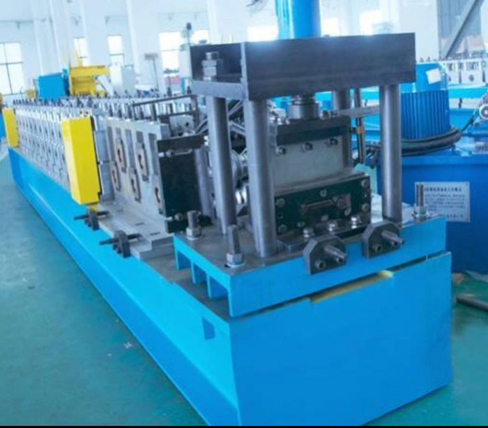 Door shutter roll forming machine