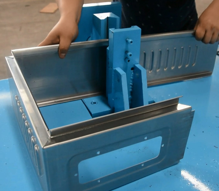 Sheet metal box roll forming machine for distribution board & modular box making