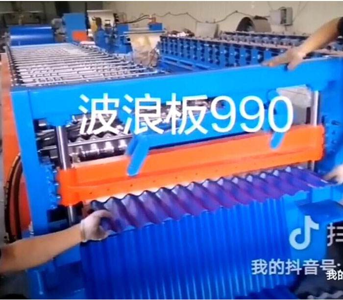 Color sheet corrugated metal roofing panel roll forming machine for wave panel