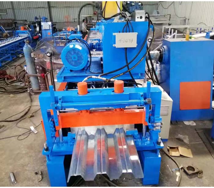 Floor Deck Roll Forming Machine