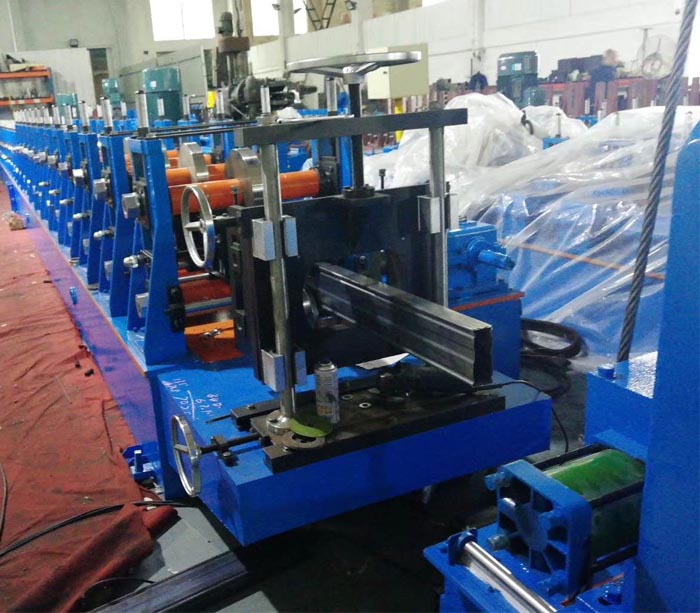 Rack system box beam roll forming machine