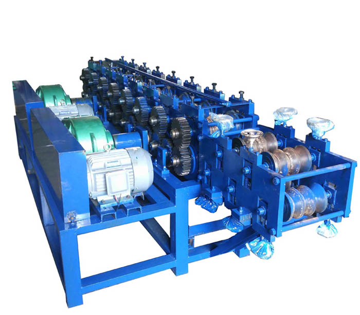 Square tube roll forming machine