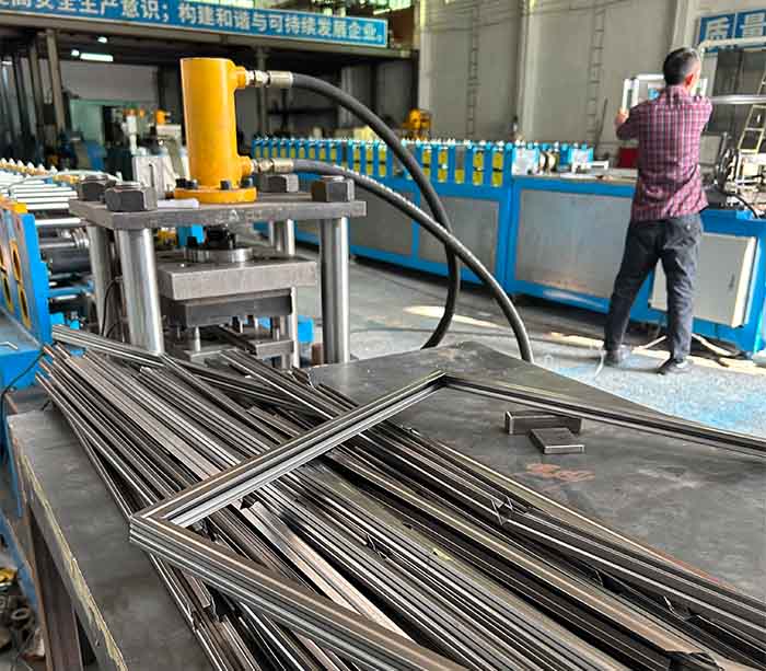 Steel Pad-Holding Frames Making Machine