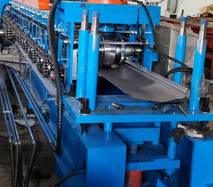 Steer Roll Former for Customized Panel 