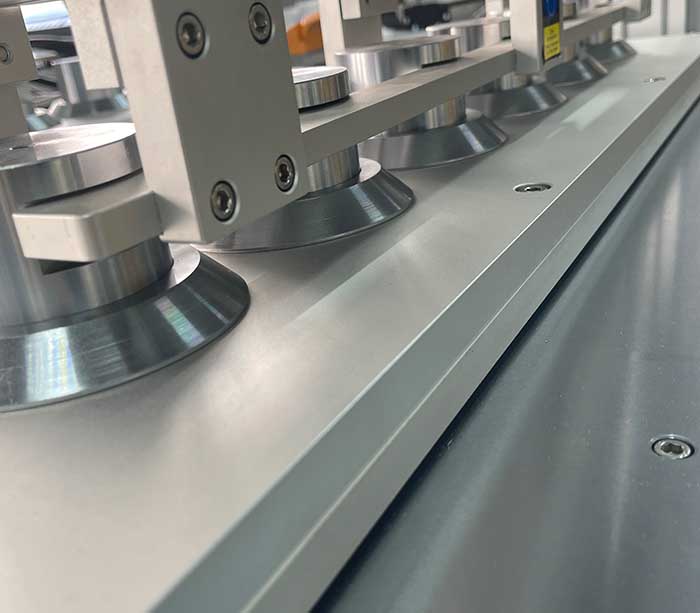 Auto Parts Cylinder Head Gasket Continuous Laser Welding Machine